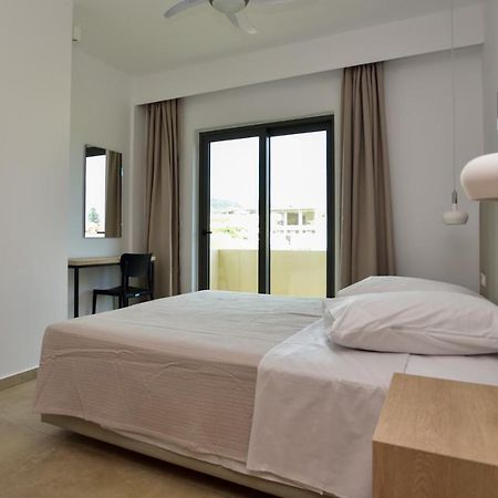 Rosemary Apartments Палеохора Екстер'єр фото